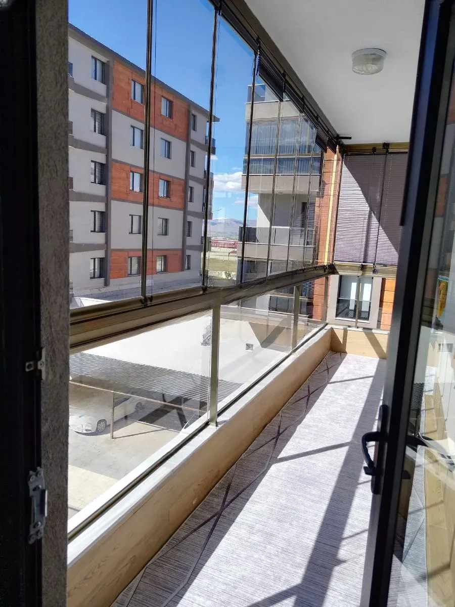 Aziziye Merkez'de 2 Yaşında 2. Kat 185 m² 4+1 Satılık Daire - Fotoğraf 13