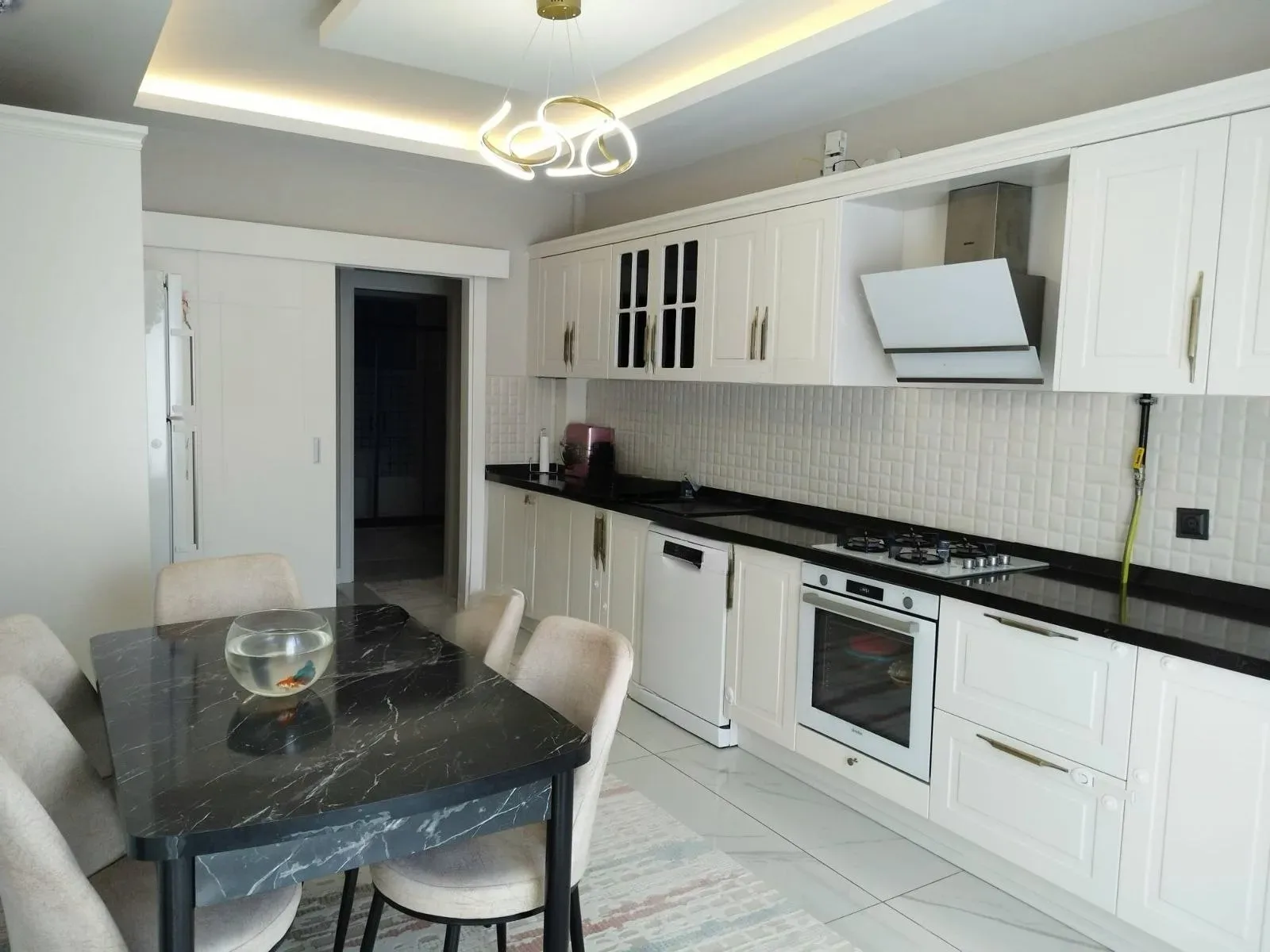 Aziziye Merkez'de 2 Yaşında 2. Kat 185 m² 4+1 Satılık Daire - Fotoğraf 6