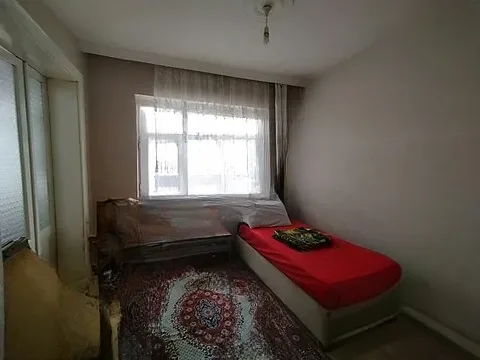 Yakutiye Lalapaşa'da 3. Kat 200 m² 5+1 Satılık Villa