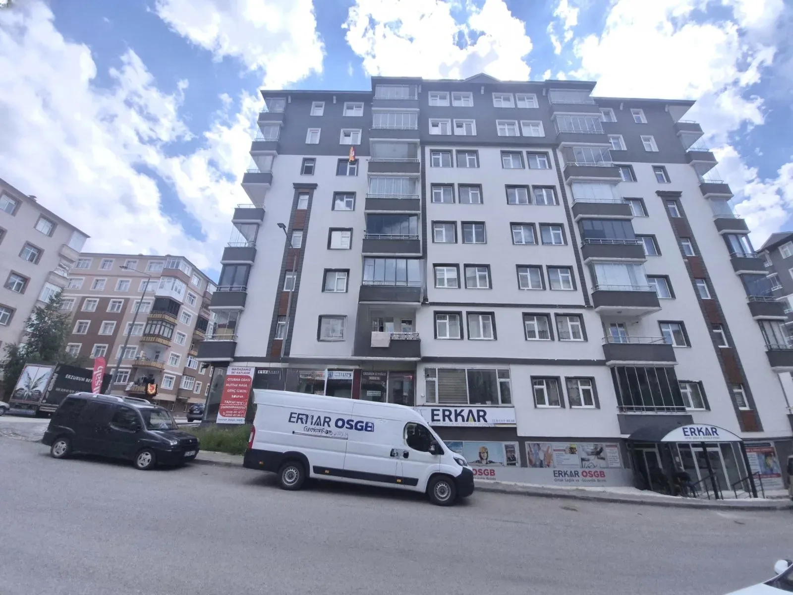 Palandöken Yunusemre'de 5. Kat 200 m² 4+1 Satılık Daire