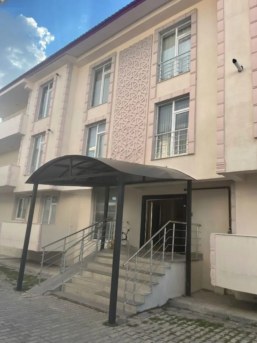 Aziziye Merkez'de 5 Yaşında 1. Kat 145 m² 3+1 Satılık Daire - Fotoğraf 3