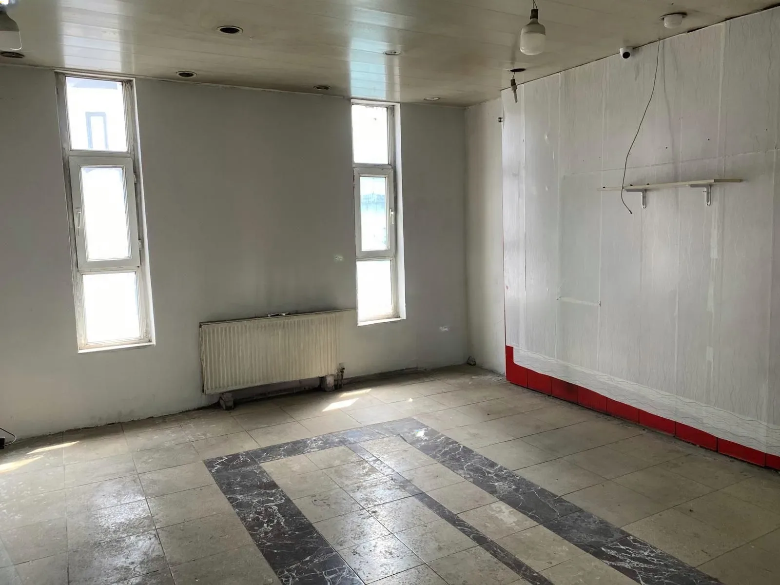 Yakutiye Lalapaşa'da 28 m² Satılık İş Yeri