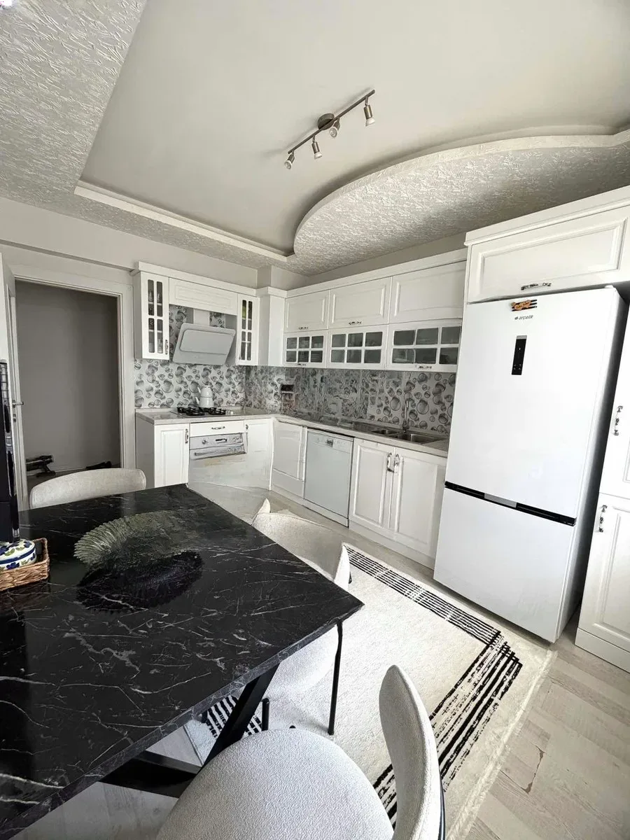 Aziziye Merkez'de 1. Kat 145 m² 3+1 Satılık Daire