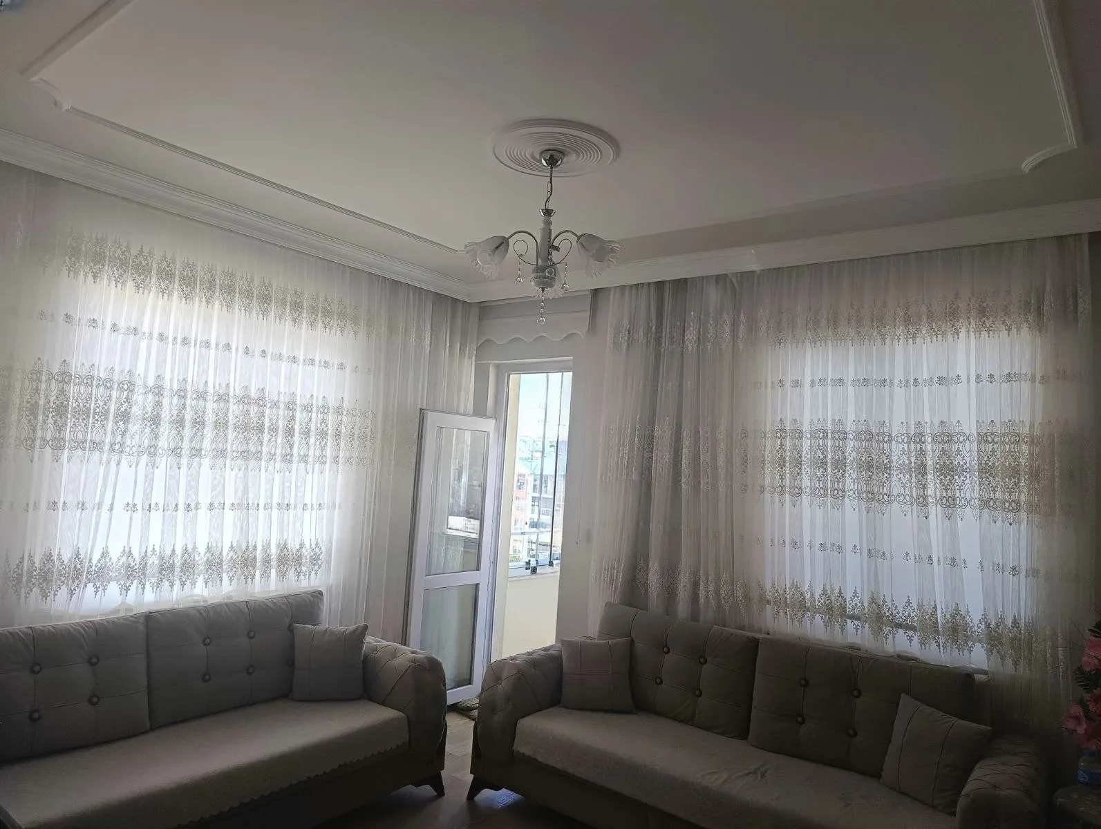 Yakutiye Terminal'da 4. Kat 160 m² 3+1 Satılık Daire