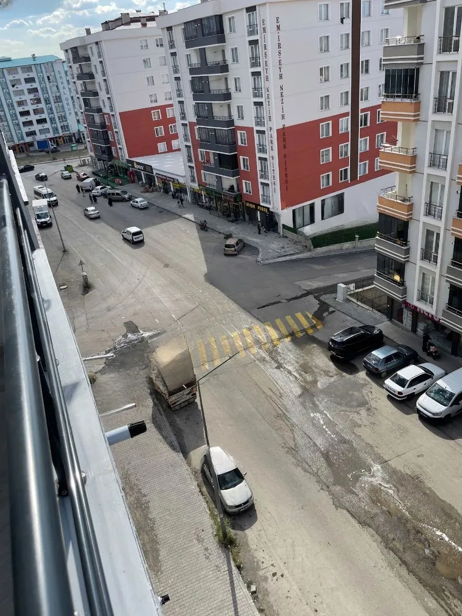 Yakutiye Terminal'da 3 Yaşında 5. Kat 145 m² 3+1 Kiralık Daire - Fotoğraf 4