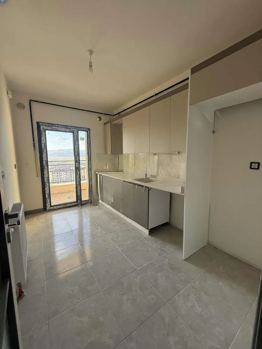 Yakutiye Terminal'da Yüksek Giriş Kat 130 m² 3+1 Kiralık Daire - Fotoğraf 2