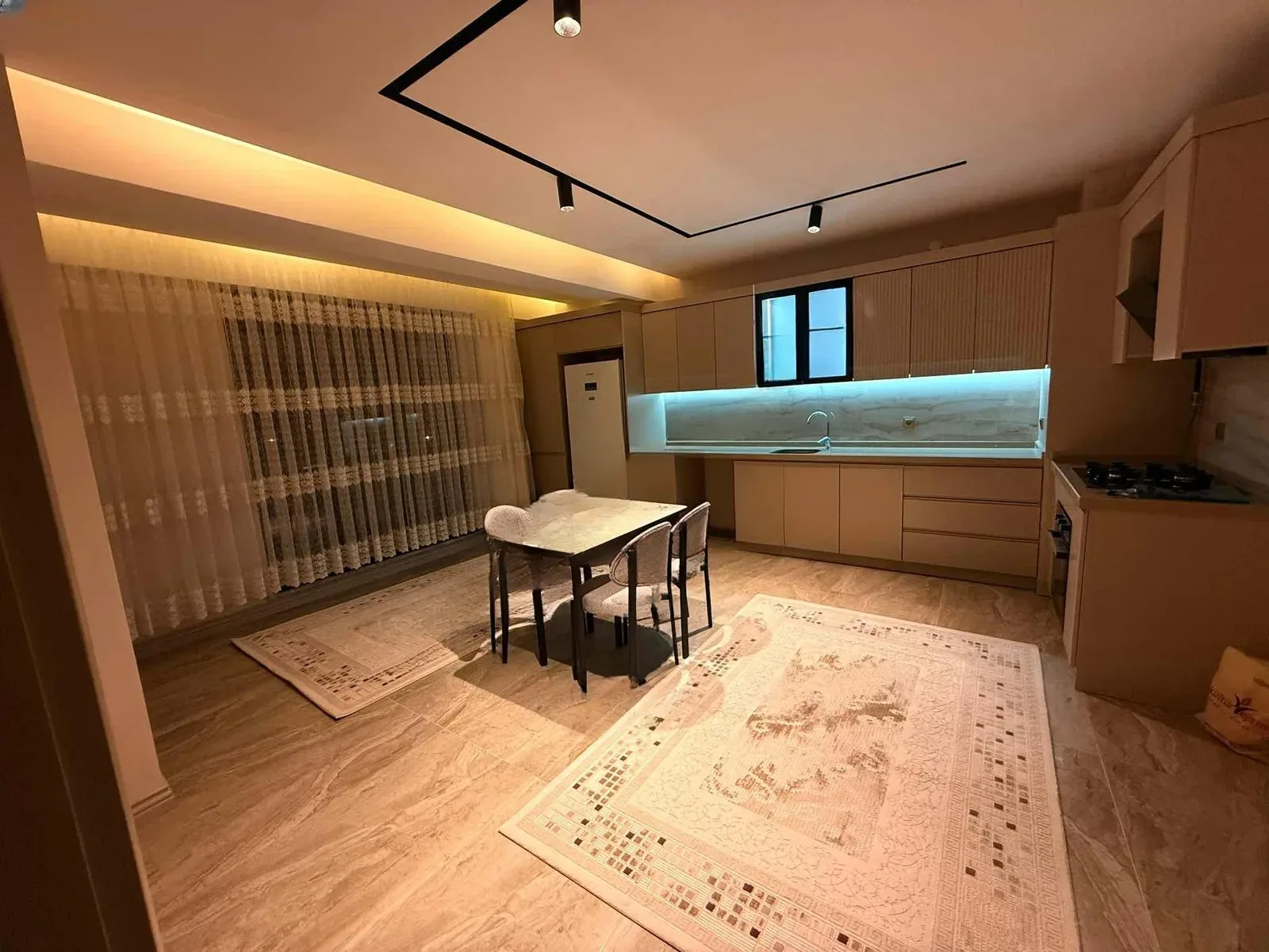 Palandöken Hüseyin Avni Ulaş'ta 2. Kat 50 m² 1+1 Kiralık Villa - Fotoğraf 2
