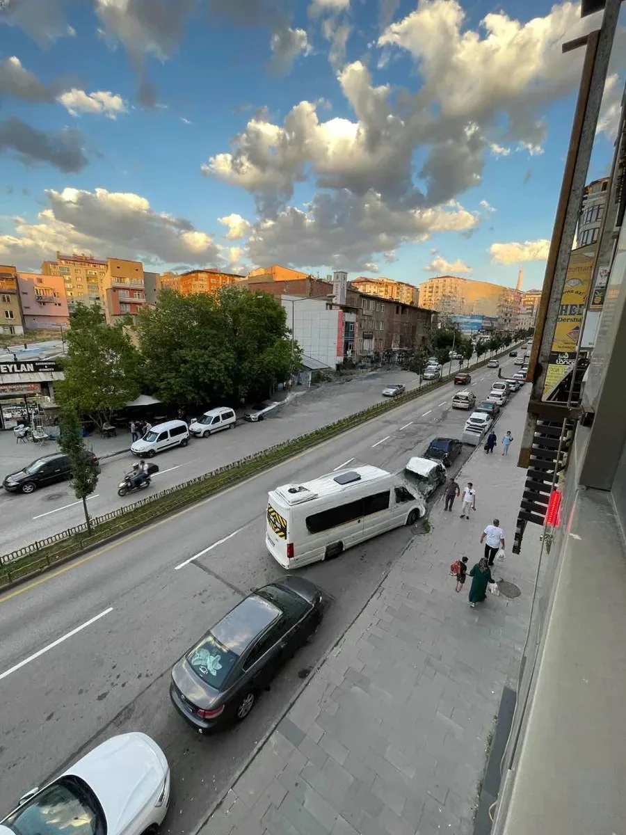 Yakutiye Lalapaşa'da 1. Kat 200 m² Kiralık İş Yeri