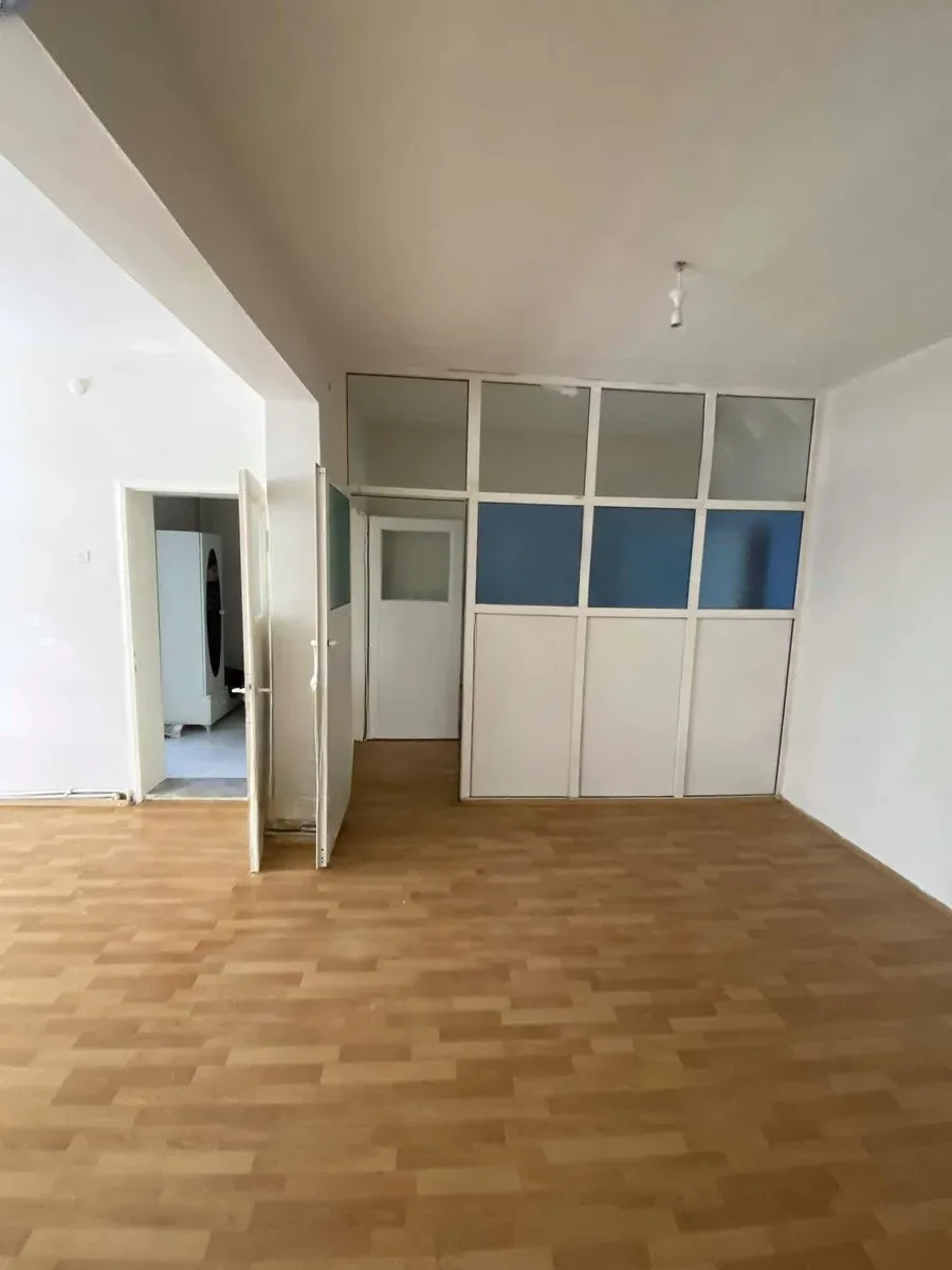 Yakutiye Lalapaşa'da 1. Kat 130 m² Kiralık Daire