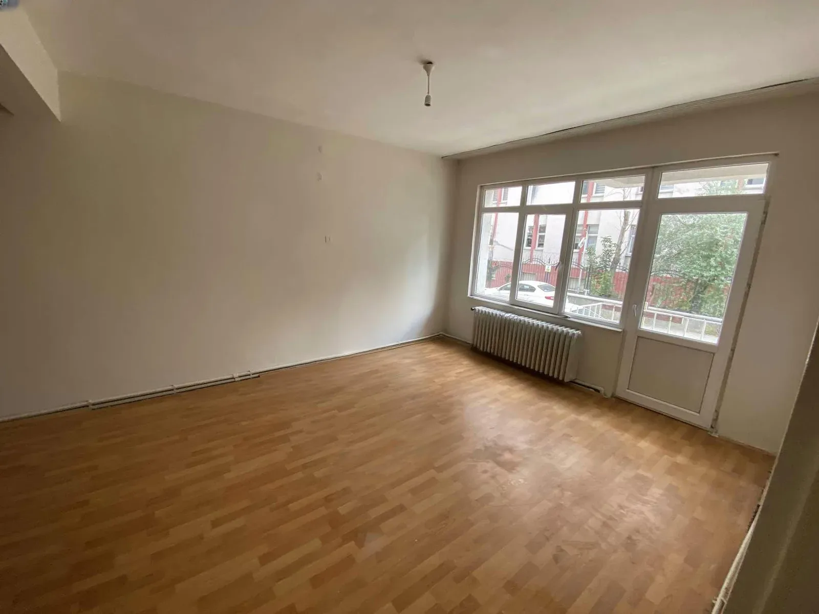 Yakutiye Lalapaşa'da 1. Kat 130 m² Kiralık Daire
