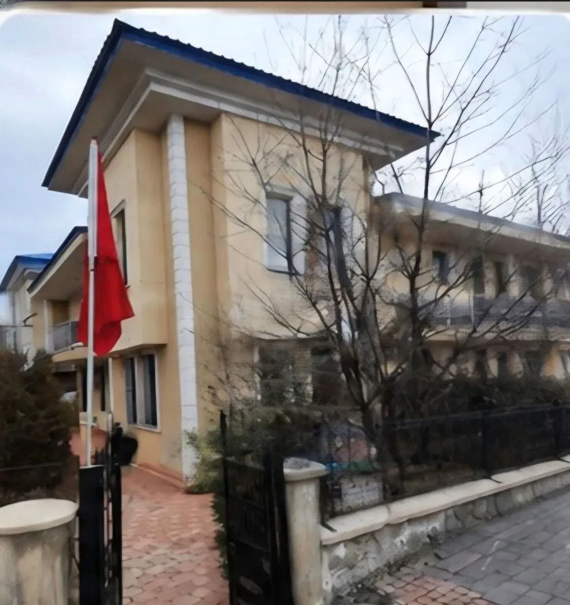 Palandöken Adnan Menderes'te 500 m² Satılık Daire