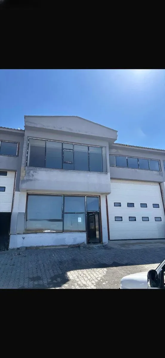 Yakutiye Terminal'da 380 m² Kiralık İş Yeri - 1