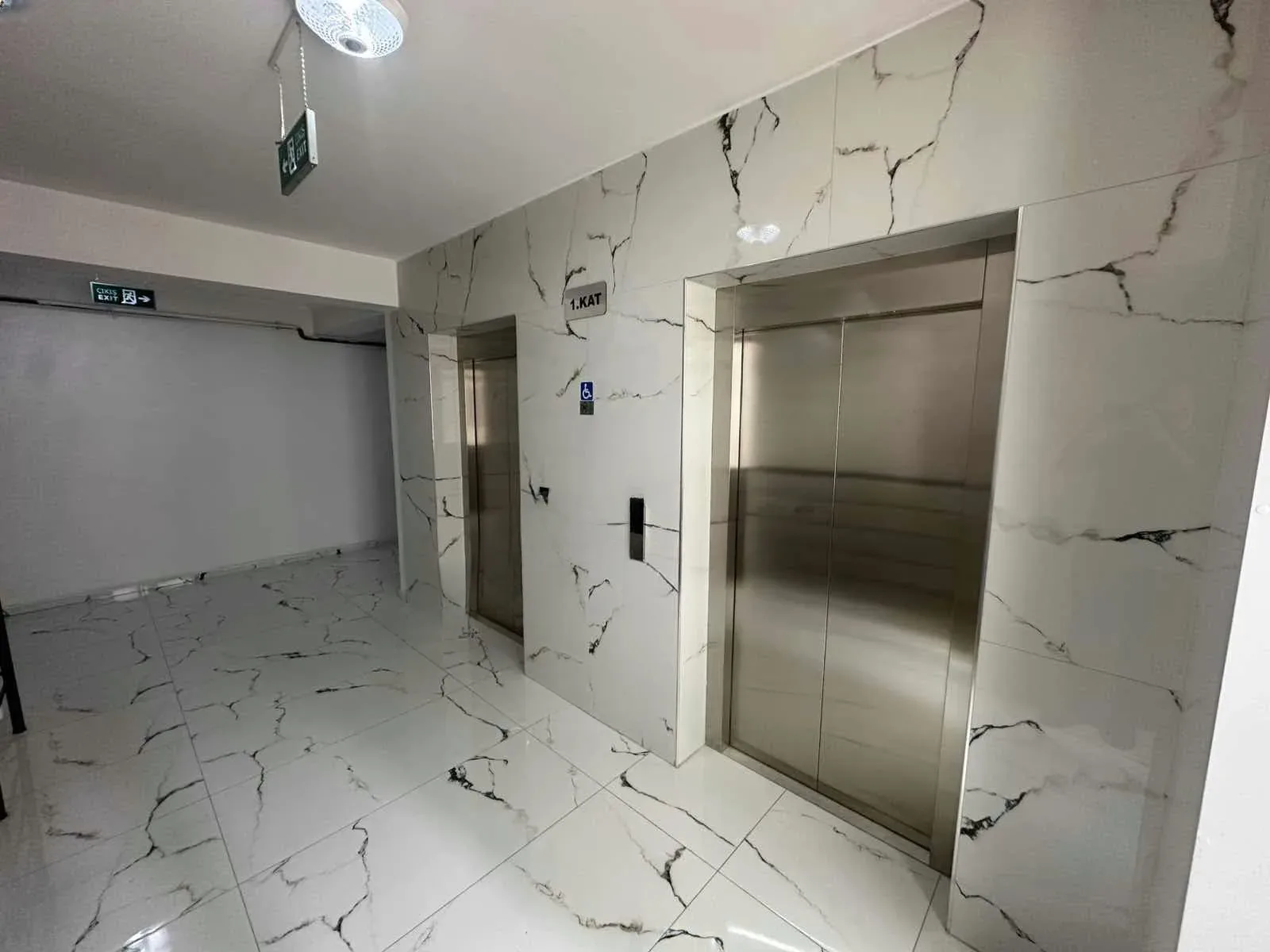 Yakutiye Lalapaşa'da 120 m² Satılık İş Yeri - 3