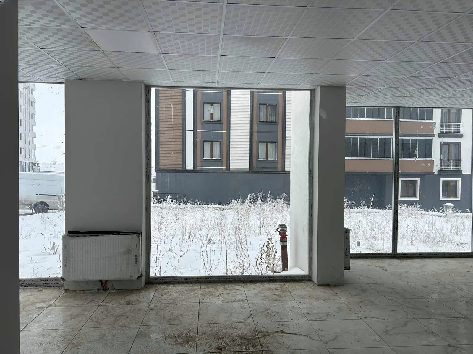 Palandöken Hüseyin Avni Ulaş'ta 135 m² Kiralık İş Yeri - 1
