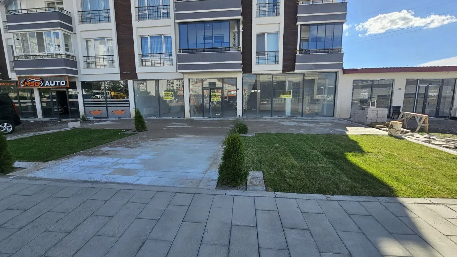 Yakutiye Terminal'da 250 m² Kiralık İş Yeri - 3