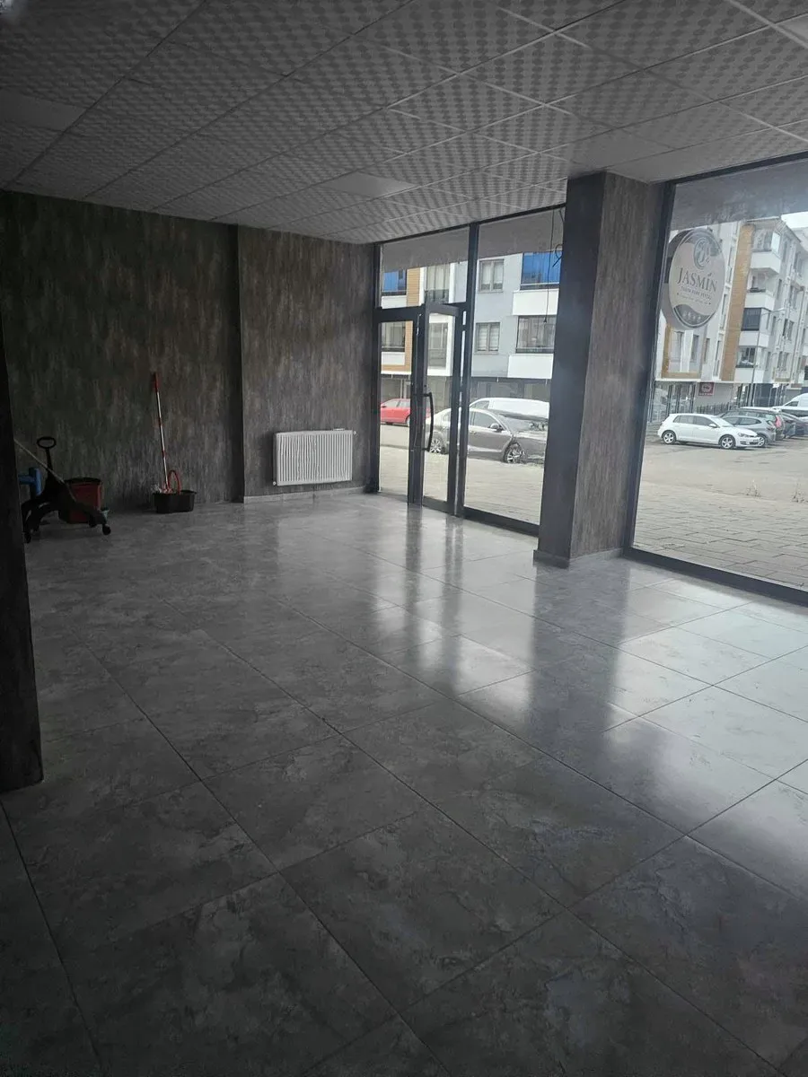 Yakutiye İstasyon'da 75 m² Kiralık İş Yeri - 2