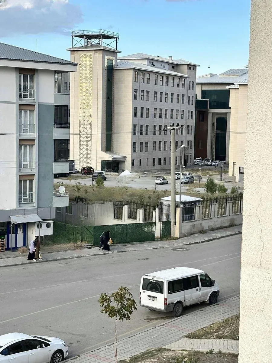 Palandöken Abdurrahman Gazi'de 90 m² Kiralık Daire - 2