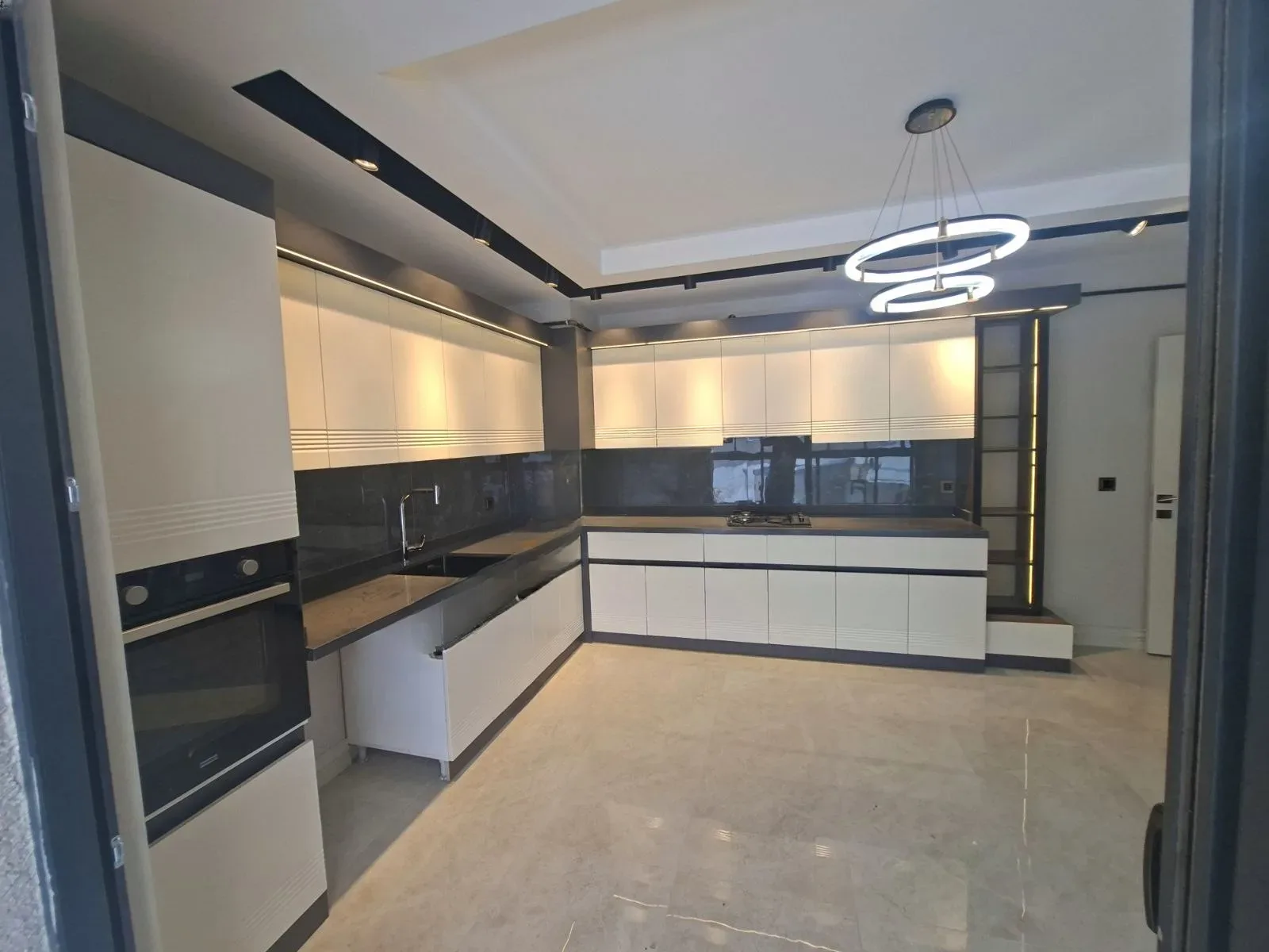 Palandöken Hüseyin Avni Ulaş'ta 180 m² Kiralık Daire - 4