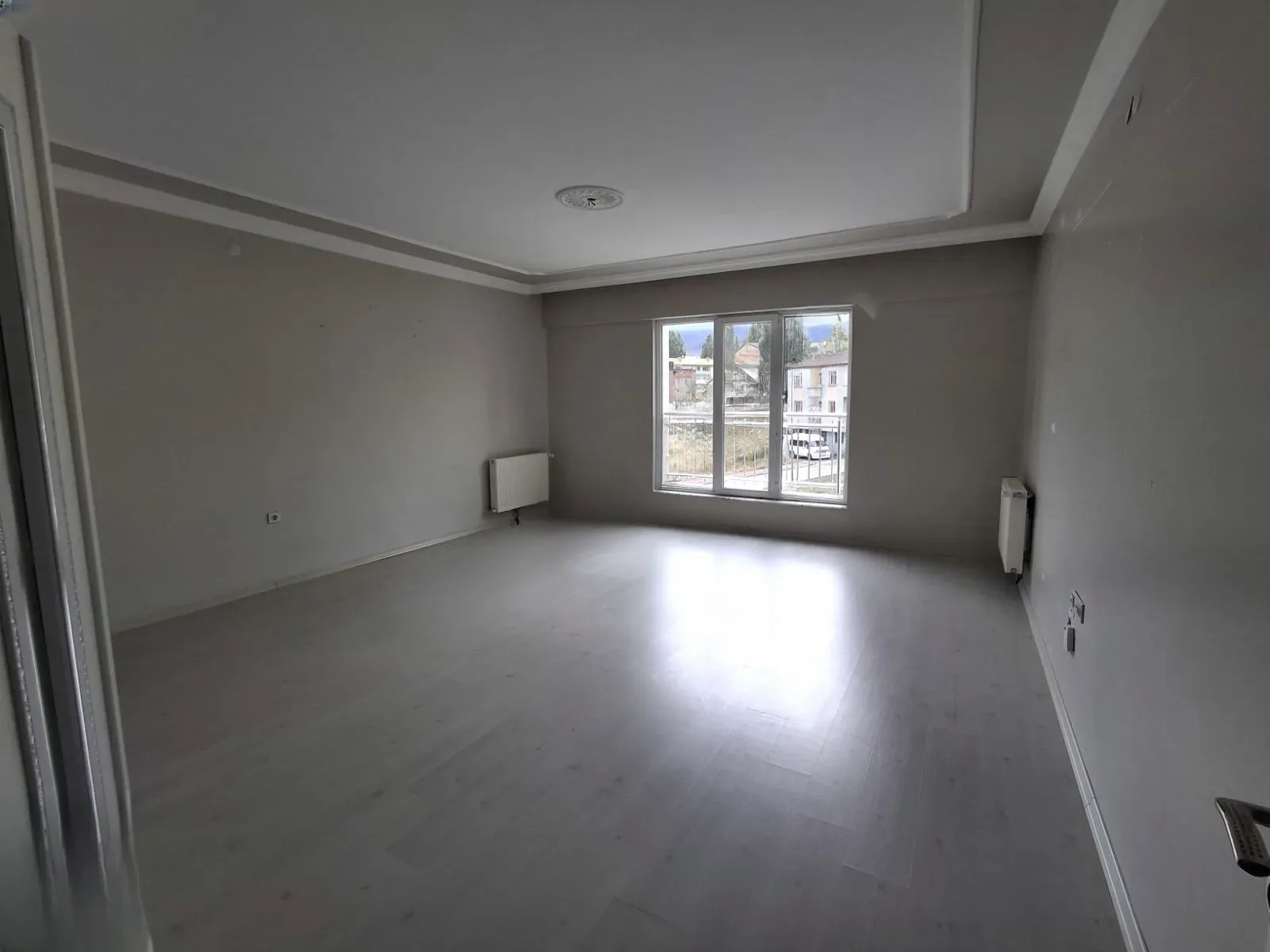 ERZURUM KİRALIK MERKEZİ ISITMALI 3+1 DAİRE | 138M² YAKUTIYE - Fotoğraf 11