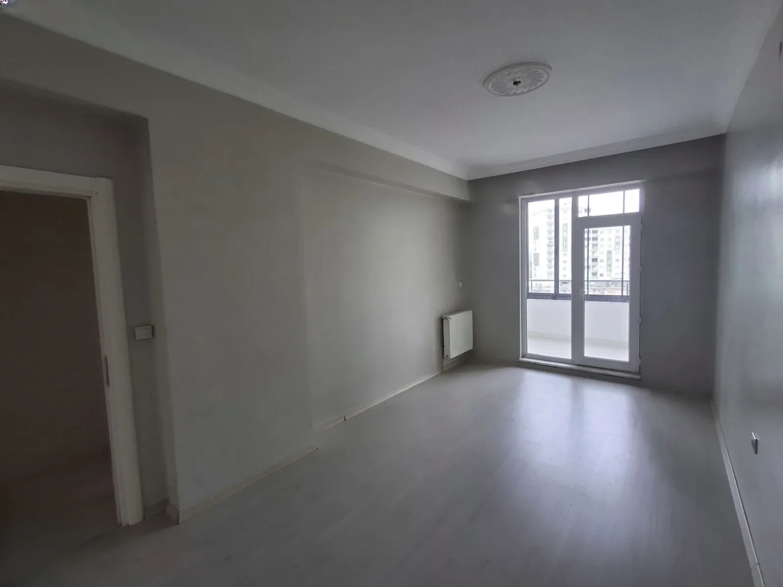 ERZURUM KİRALIK MERKEZİ ISITMALI 3+1 DAİRE | 138M² YAKUTIYE - Fotoğraf 12