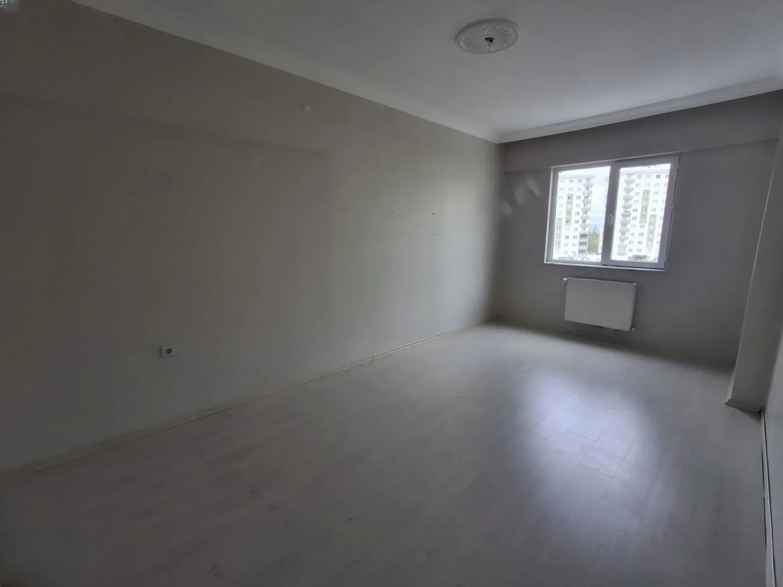 ERZURUM KİRALIK MERKEZİ ISITMALI 3+1 DAİRE | 138M² YAKUTIYE - Fotoğraf 15