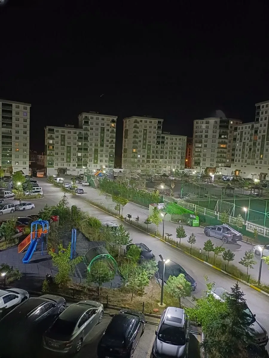 ERZURUM KİRALIK MERKEZİ ISITMALI 3+1 DAİRE | 138M² YAKUTIYE - Fotoğraf 20