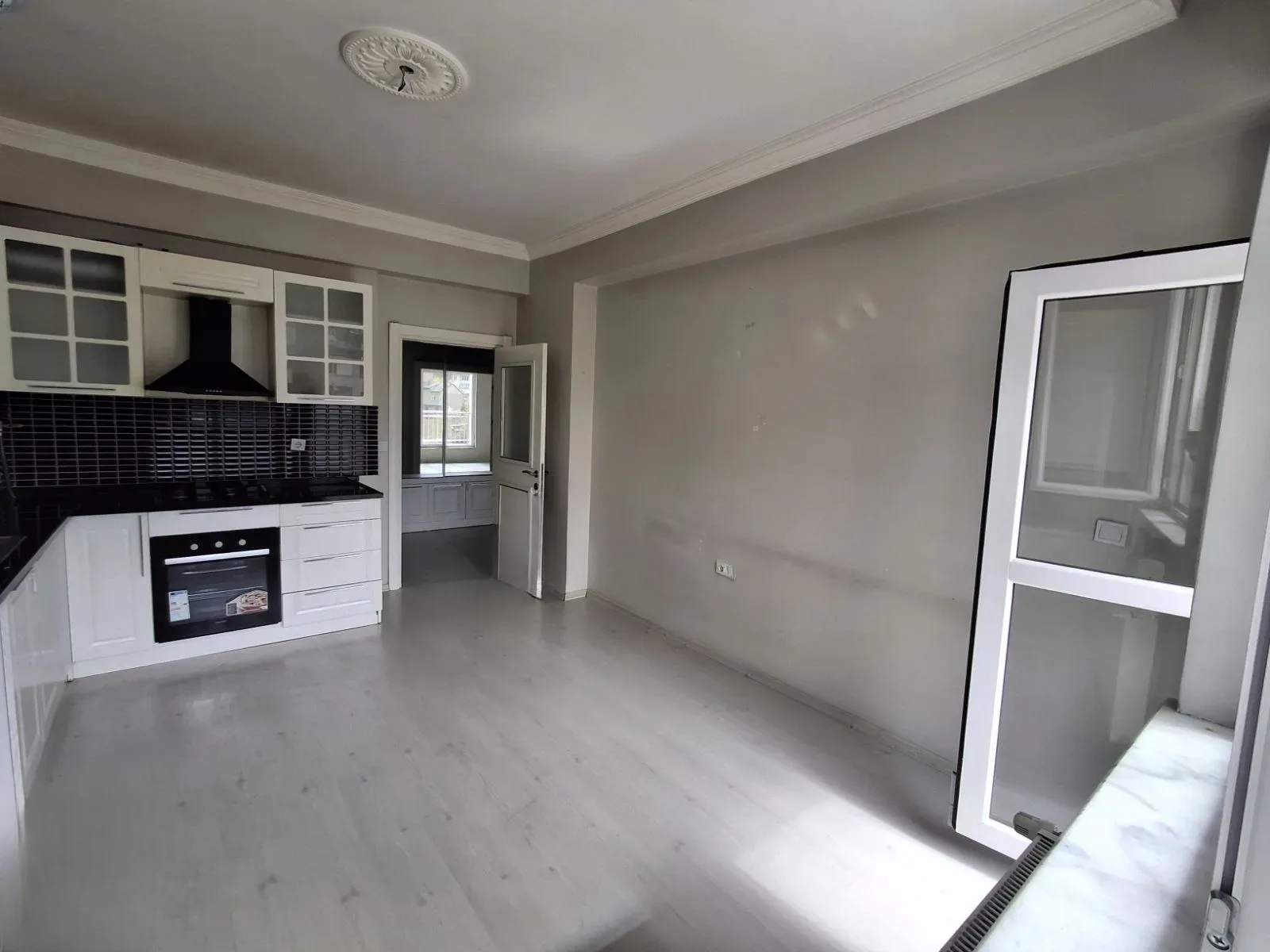 ERZURUM KİRALIK MERKEZİ ISITMALI 3+1 DAİRE | 138M² YAKUTIYE - Fotoğraf 8
