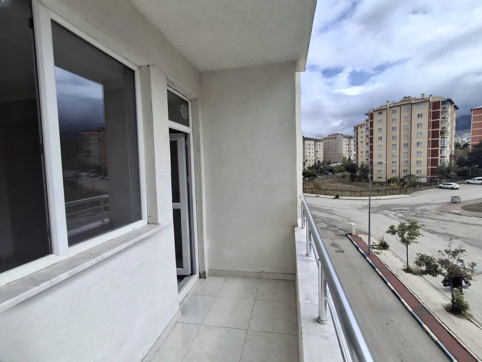 ERZURUM KİRALIK MERKEZİ ISITMALI 3+1 DAİRE | 138M² YAKUTIYE - Fotoğraf 9
