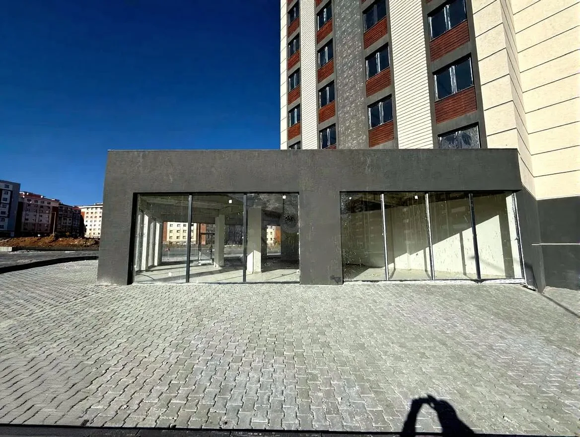 ERZURUM PALANDÖKEN MÜFTÜ SOLAKZADE MH. KİRALIK DÜKKAN 200M²