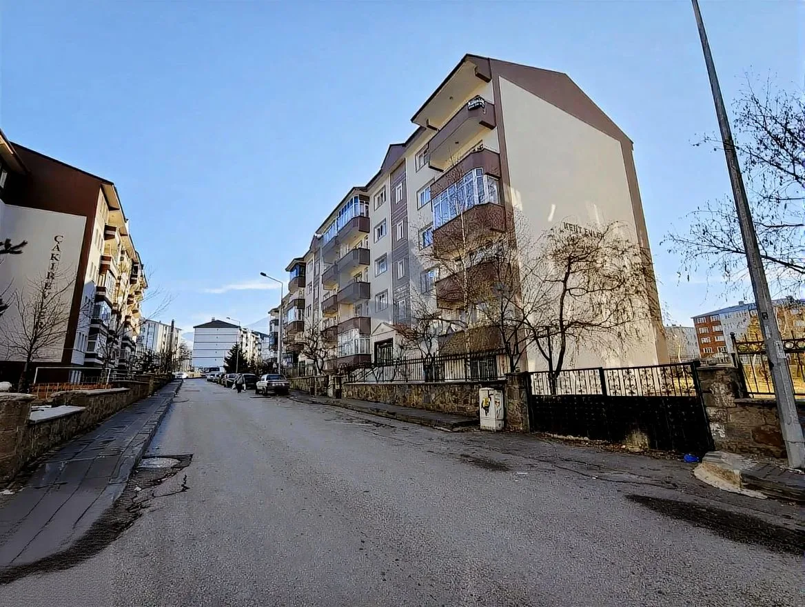 ERZURUM KİRALIK MERKEZİ ISITMALI 3+1 DAİRE 145M² PALANDÖKEN - Fotoğraf 2