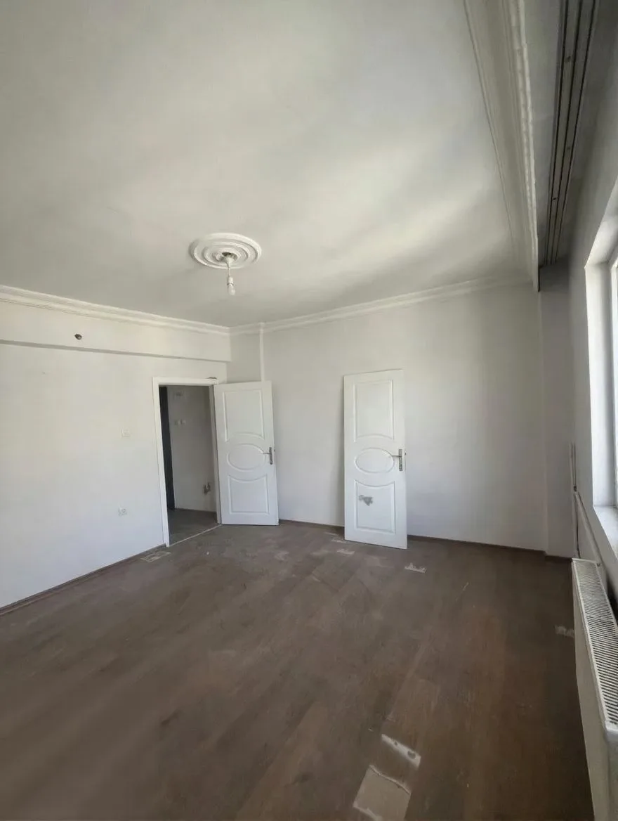 ERZURUM KİRALIK MERKEZİ ISITMALI 3+1 DAİRE | 130M² YAKUTIYE - Fotoğraf 13