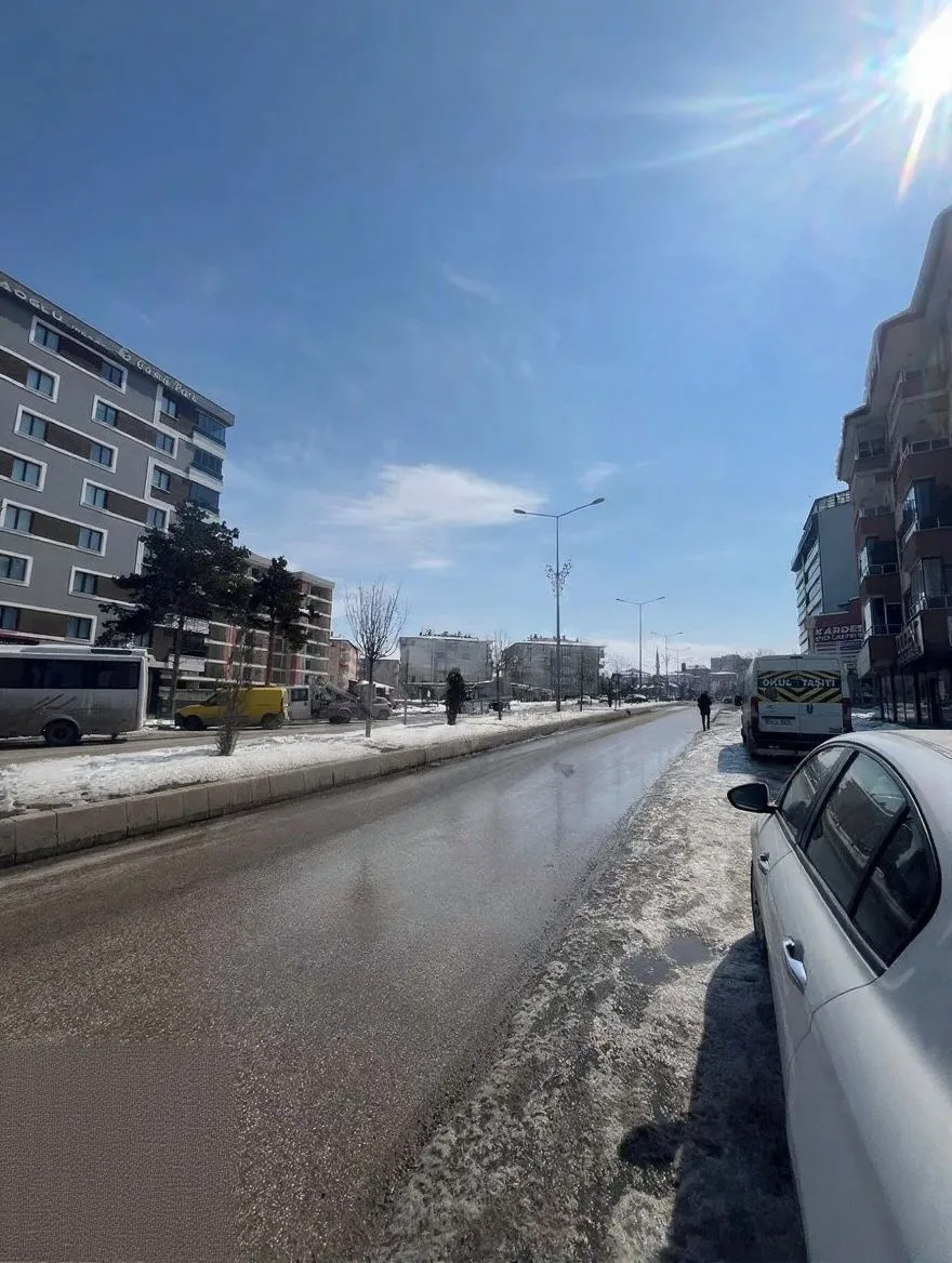 ERZURUM KİRALIK MERKEZİ ISITMALI 3+1 DAİRE | 130M² YAKUTIYE - Fotoğraf 32