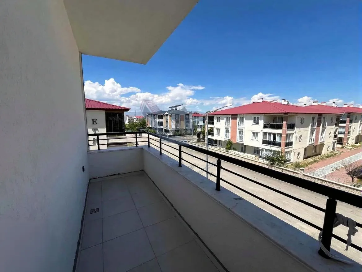 ERZURUM KİRALIK 2+0 DAİRE 57M² AZIZIYE ÇATI KATI - Fotoğraf 16