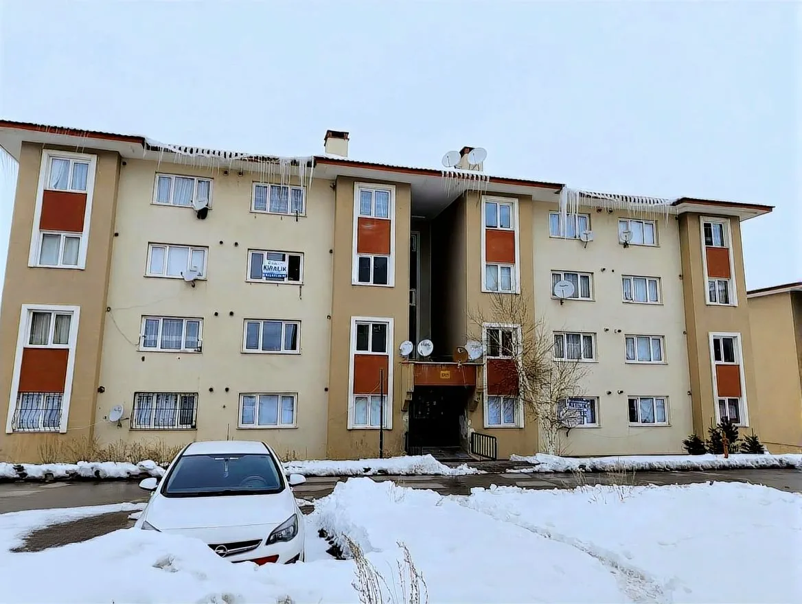 ERZURUM KİRALIK 1+1 DAİRE ÇATI KATI KAT 45M² YAKUTIYE