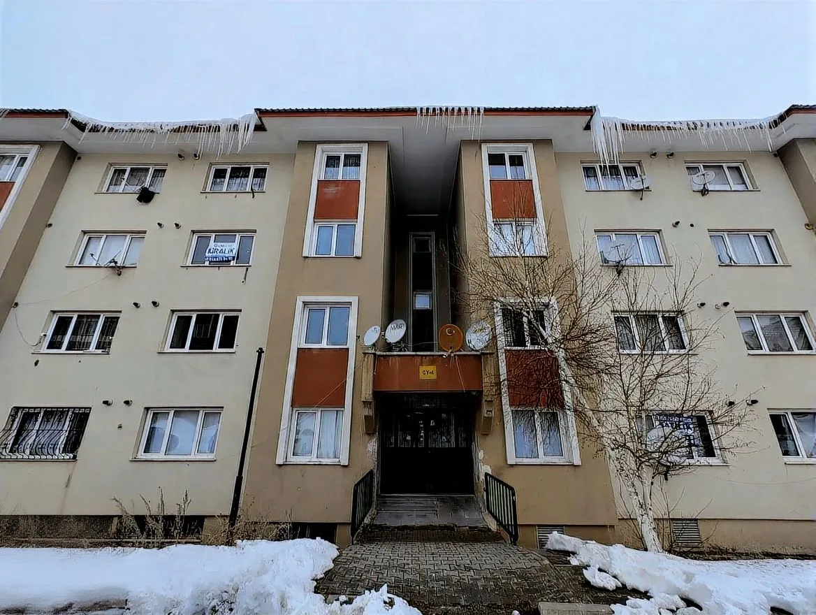 ERZURUM KİRALIK 1+1 DAİRE ÇATI KATI KAT 45M² YAKUTIYE