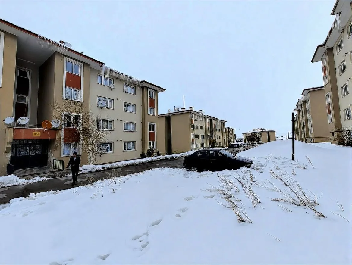 ERZURUM KİRALIK 1+1 DAİRE ÇATI KATI KAT 45M² YAKUTIYE