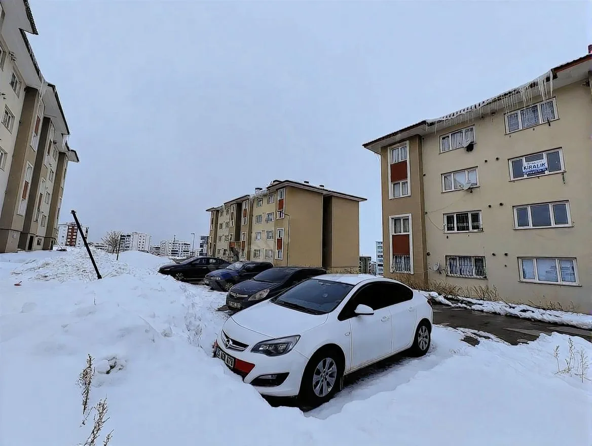 ERZURUM KİRALIK 1+1 DAİRE ÇATI KATI KAT 45M² YAKUTIYE