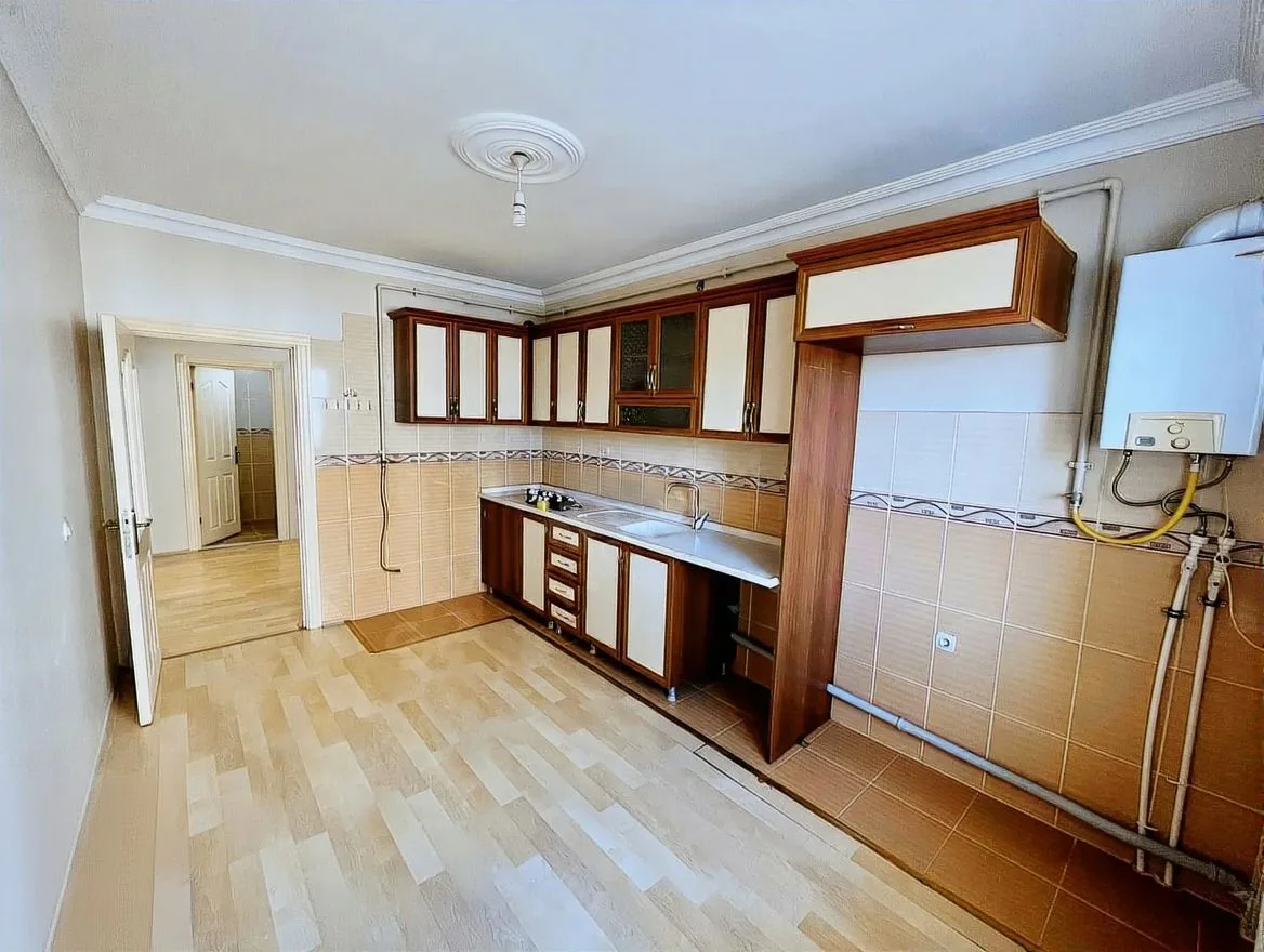 ERZURUM KİRALIK MERKEZİ ISITMALI 3+1 DAİRE | 175M² YAKUTIYE - Fotoğraf 18