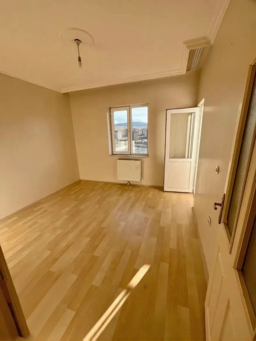 ERZURUM KİRALIK MERKEZİ ISITMALI 3+1 DAİRE | 175M² YAKUTIYE - Fotoğraf 26