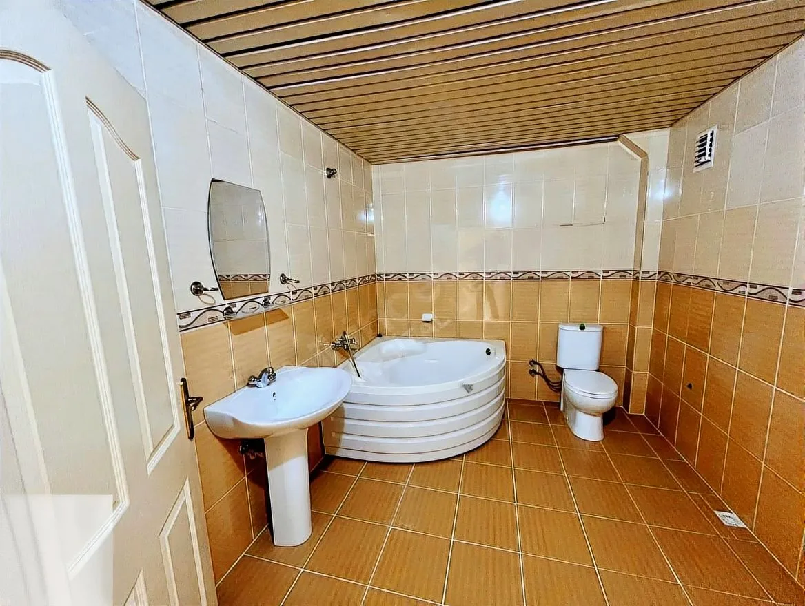 ERZURUM KİRALIK MERKEZİ ISITMALI 3+1 DAİRE | 175M² YAKUTIYE - Fotoğraf 32