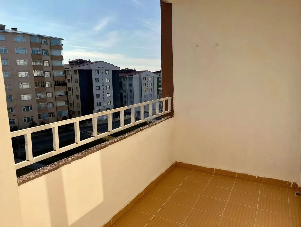 ERZURUM KİRALIK MERKEZİ ISITMALI 3+1 DAİRE | 175M² YAKUTIYE - Fotoğraf 34