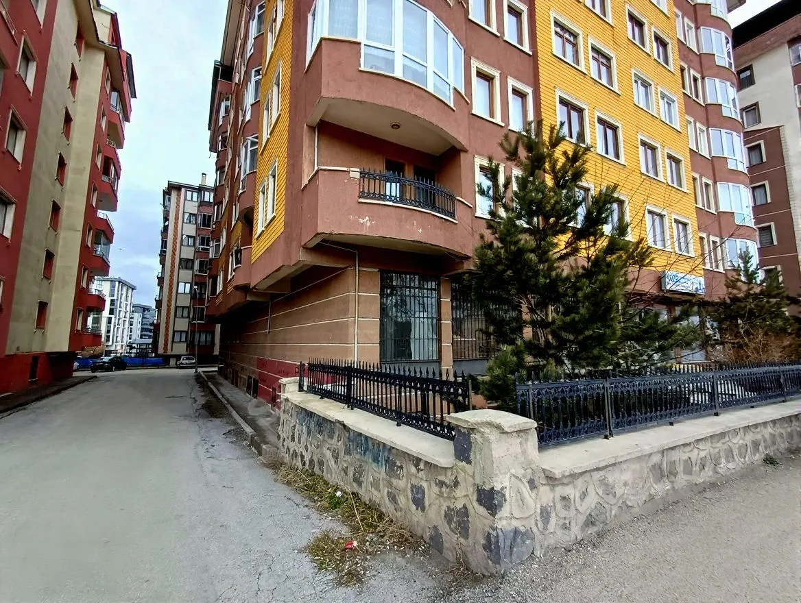 ERZURUM YAKUTIYE ÖMER NASUHI BILMEN MH. KİRALIK DÜKKAN 180M²