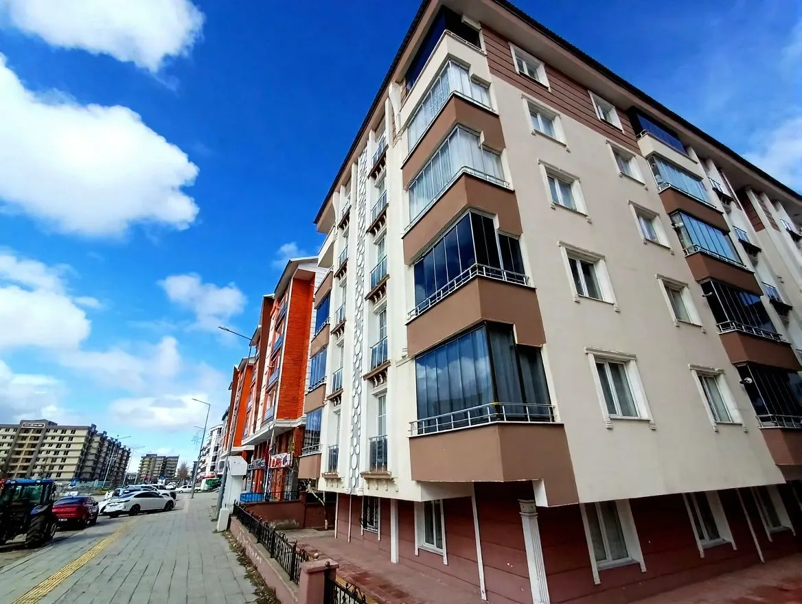 ERZURUM YAKUTIYE KİRALIK 3+1 DAİRE ★ 140M² MERKEZİ ISITMALI