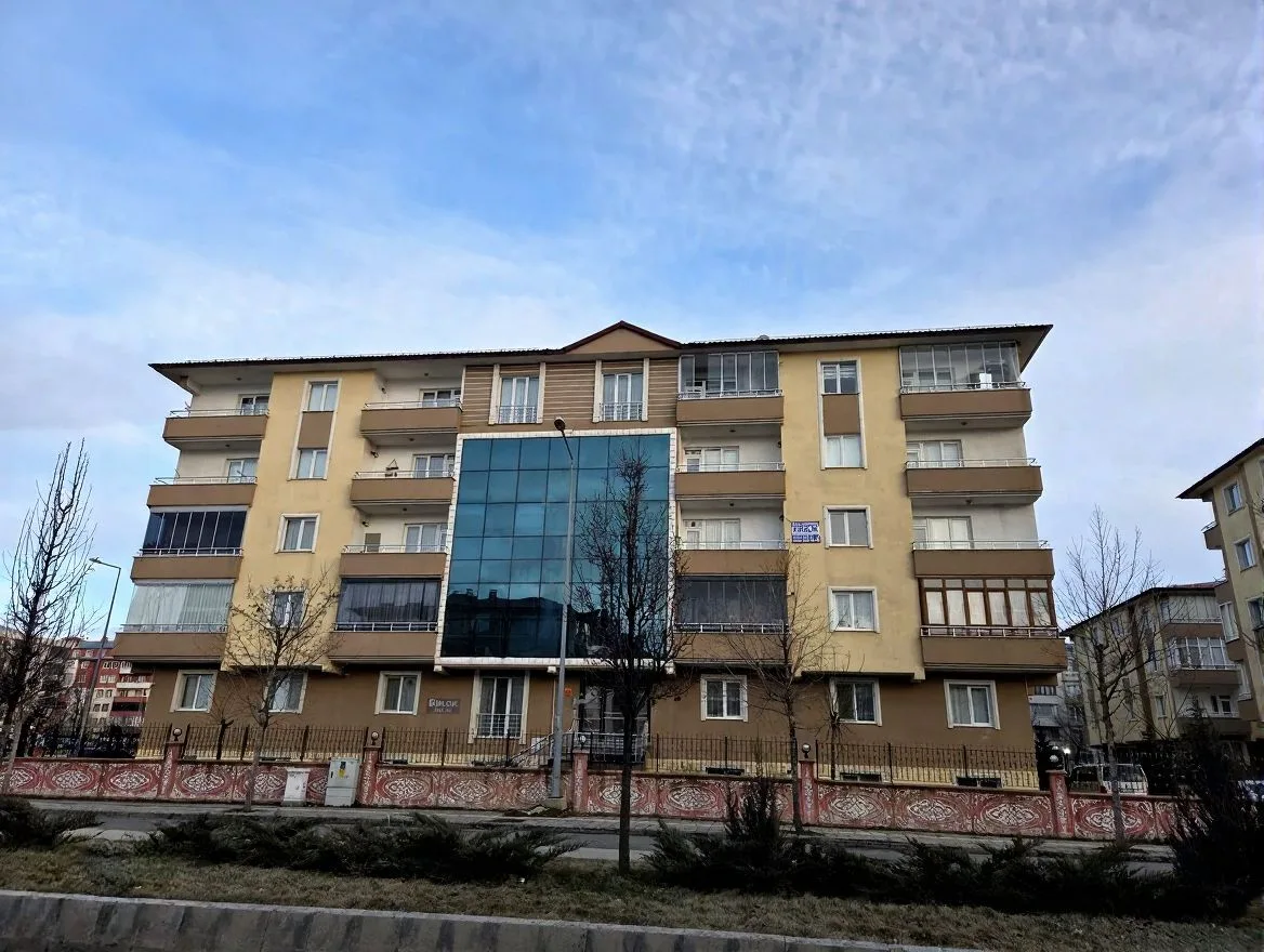 140M² ERZURUM KİRALIK 3+1 DAİRE YAKUTIYE MERKEZİ ISITMALI - Fotoğraf 3