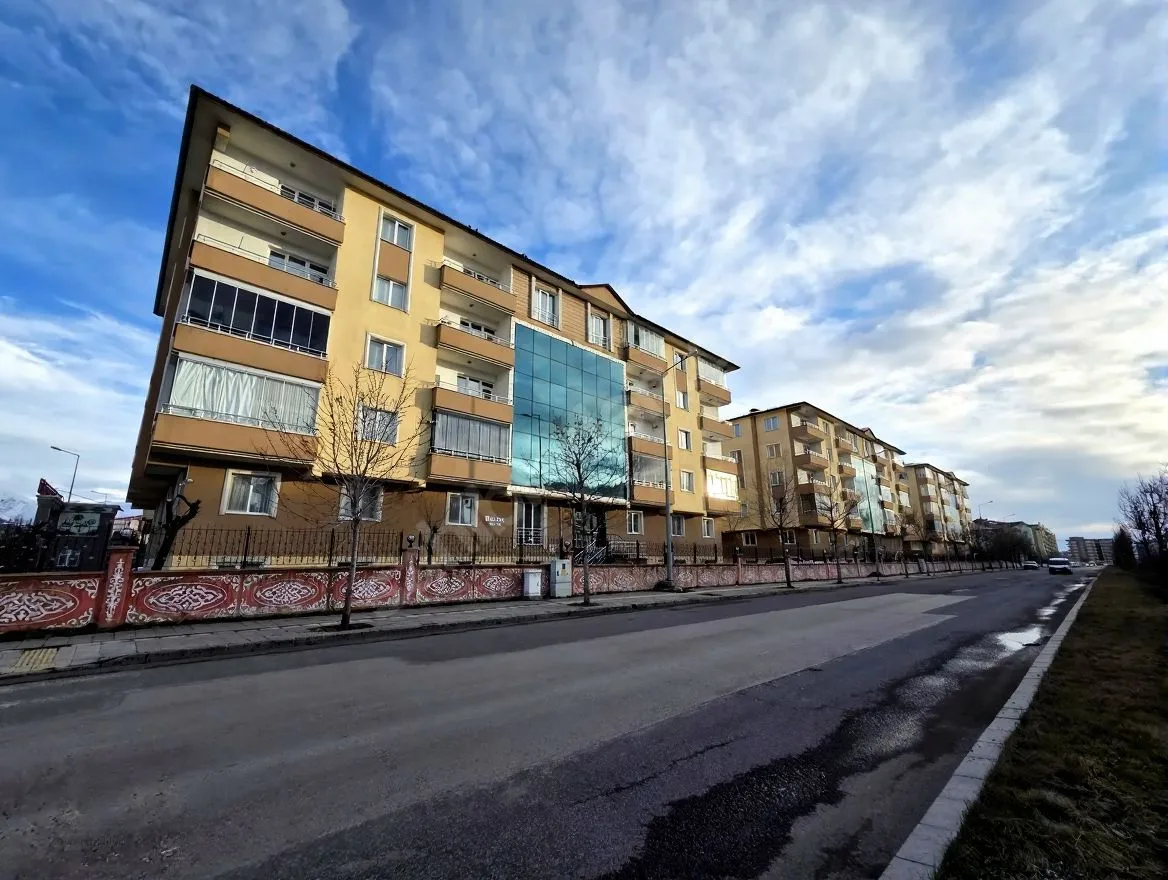 140M² ERZURUM KİRALIK 3+1 DAİRE YAKUTIYE MERKEZİ ISITMALI - Fotoğraf 4