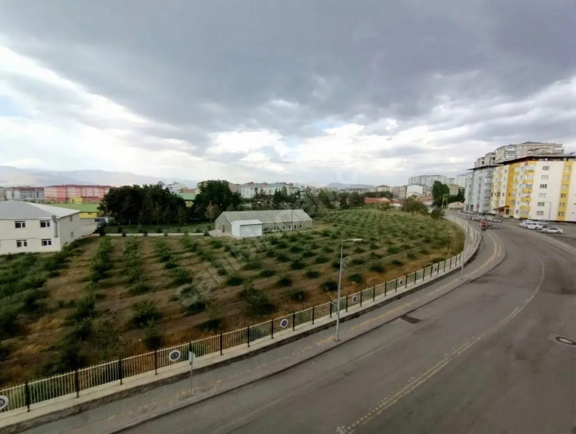 ERZURUM KİRALIK ASANSÖRLÜ 3+1 DAİRE 140M² YAKUTIYE - Fotoğraf 16