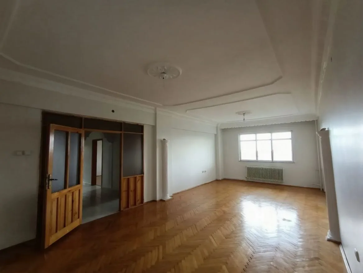 ERZURUM KİRALIK ASANSÖRLÜ 3+1 DAİRE 140M² YAKUTIYE