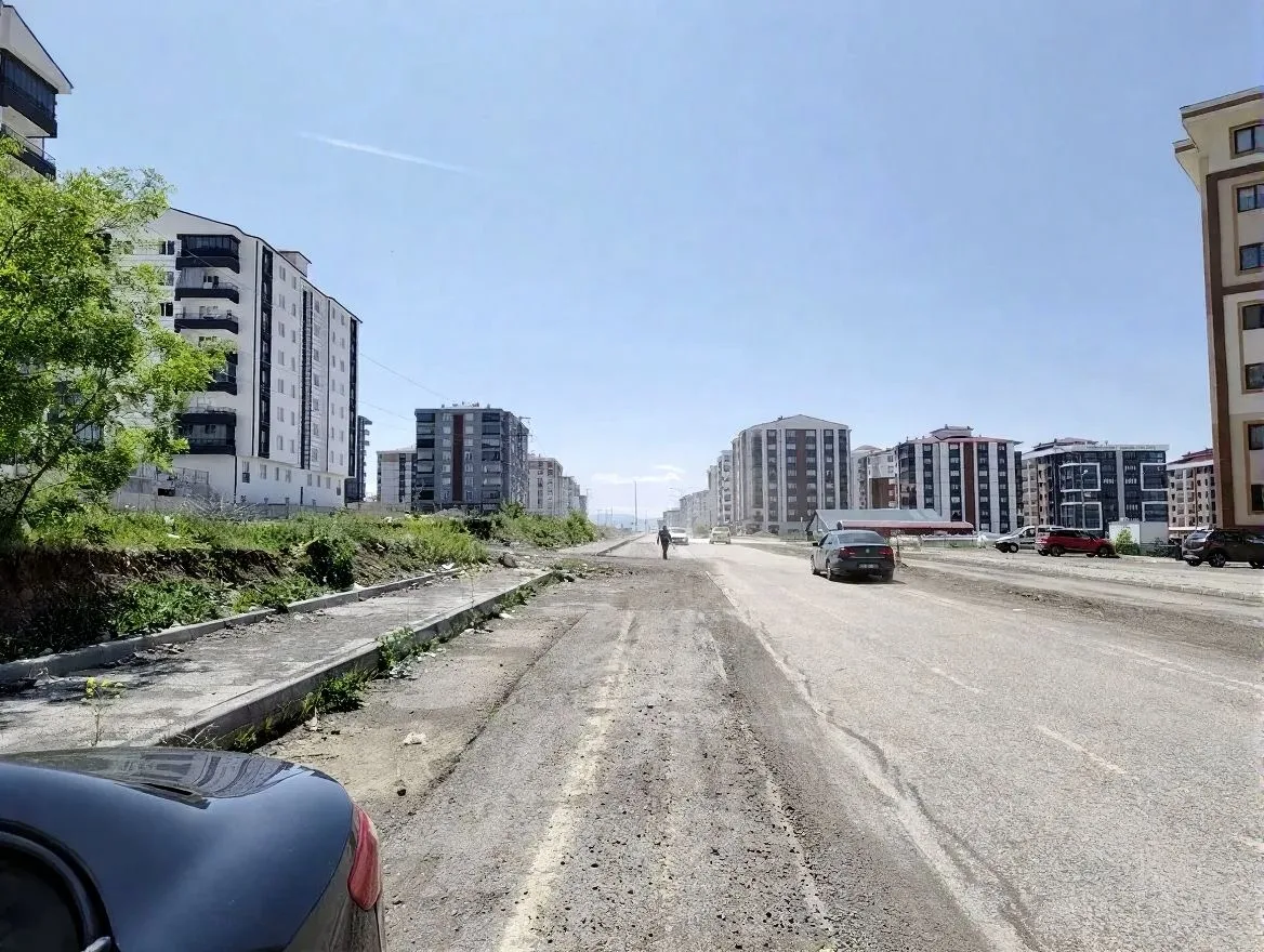 ERZURUM KİRALIK MERKEZİ ISITMALI 3+1 DAİRE | 115M² PALANDÖKEN - Fotoğraf 22