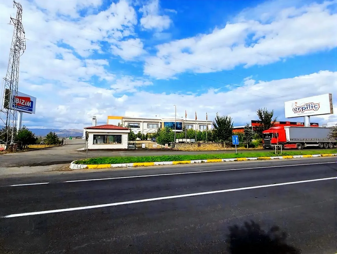 ERZURUM YAKUTIYE KİRALIK DEPO 1000M² - Fotoğraf 11