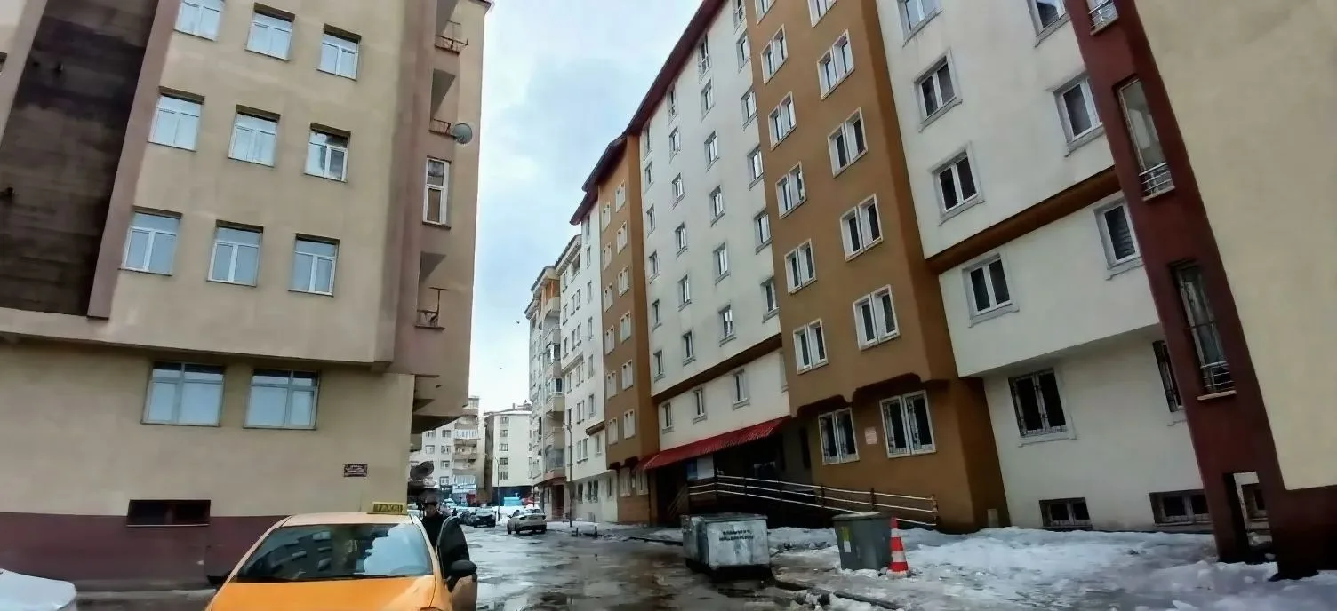 ERZURUM KİRALIK MERKEZİ ISITMALI 3+1 DAİRE | 145M² YAKUTIYE - Fotoğraf 21